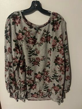 Women's Floral Long-Sleeve Scoop Neck Top - Pink Rose on Gray
